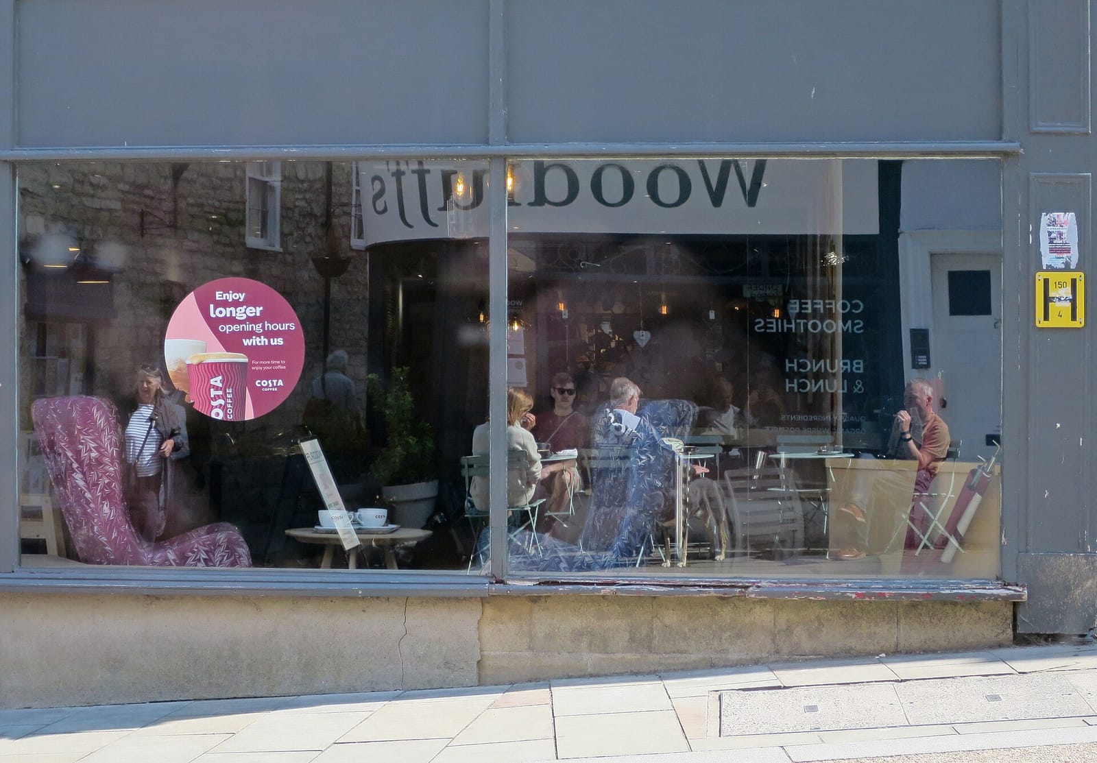 Loganberry Coffee & Cakes photo 3