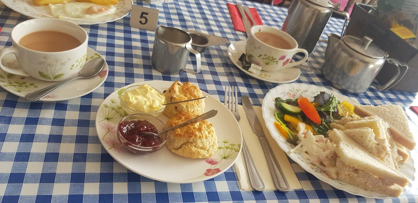 The Singing Kettle Tea Room & Bistro