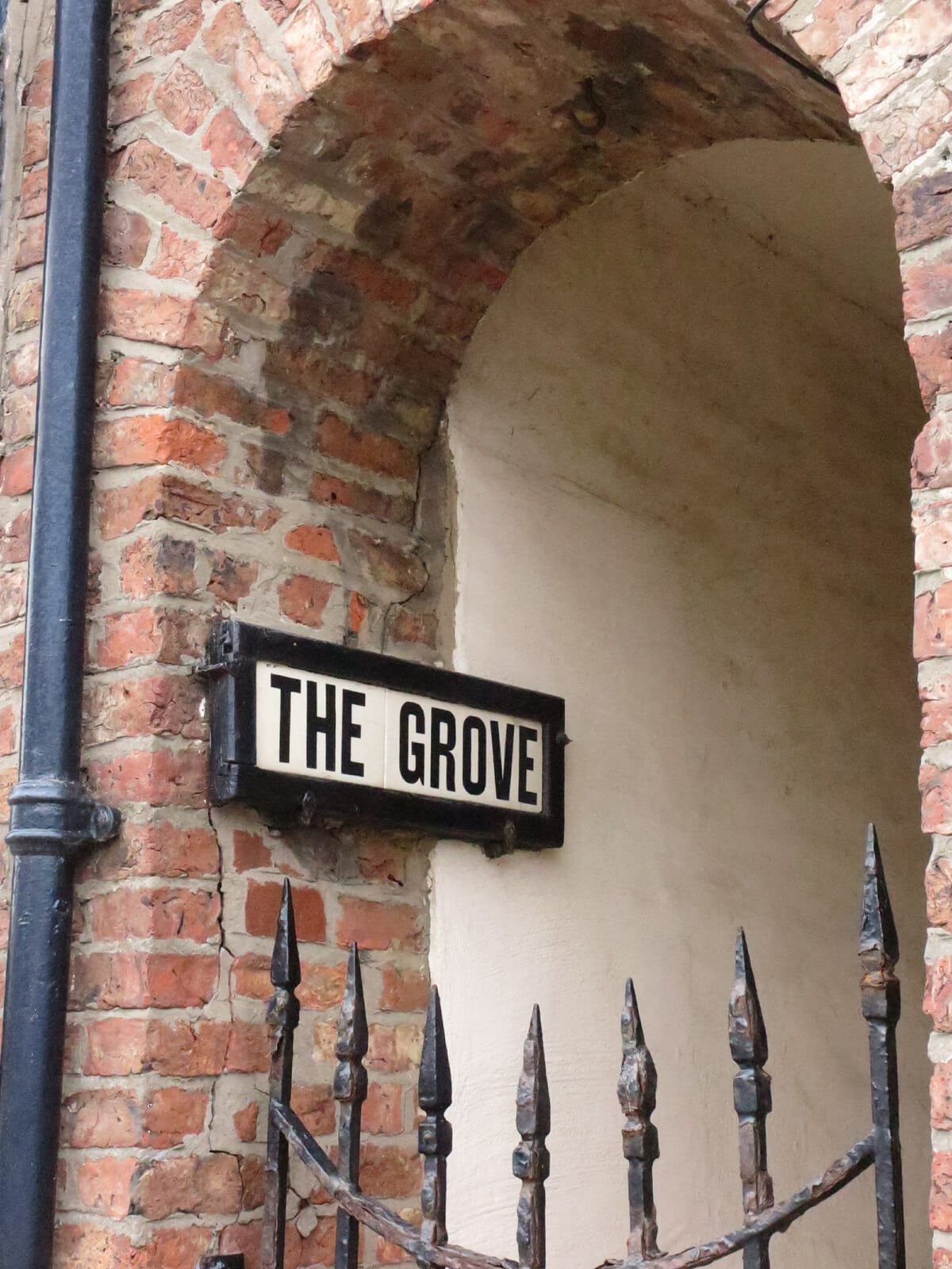 The House Of Holes photo 5