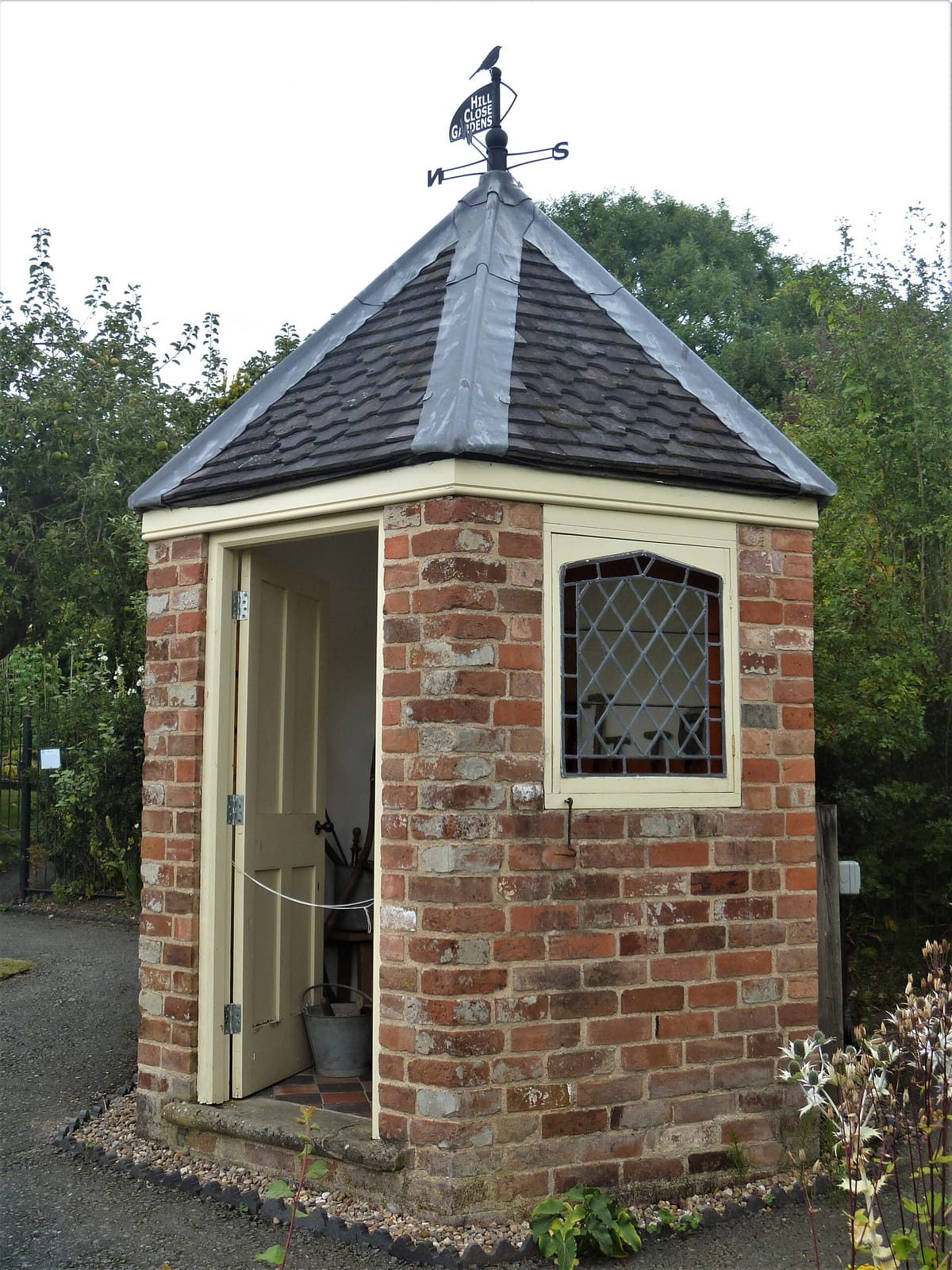 Hill Close Gardens photo 3