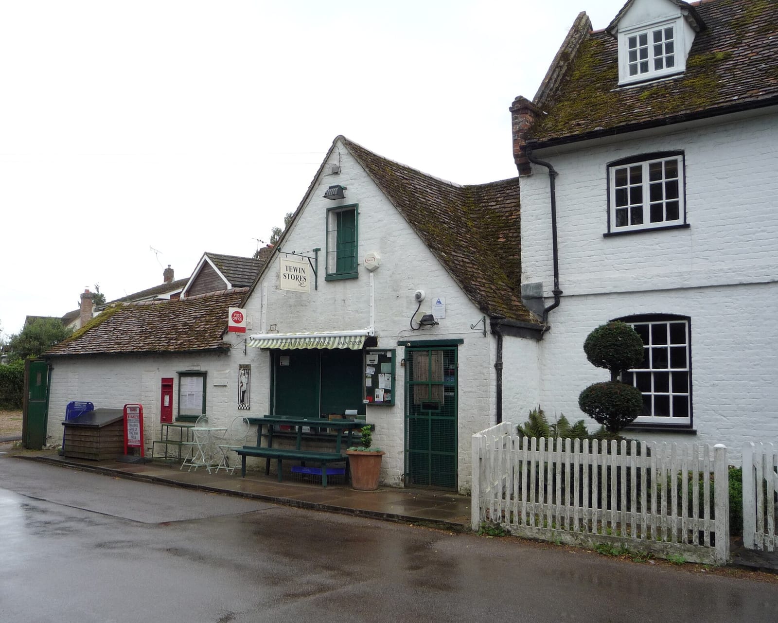 Tewin Stores and Cafe