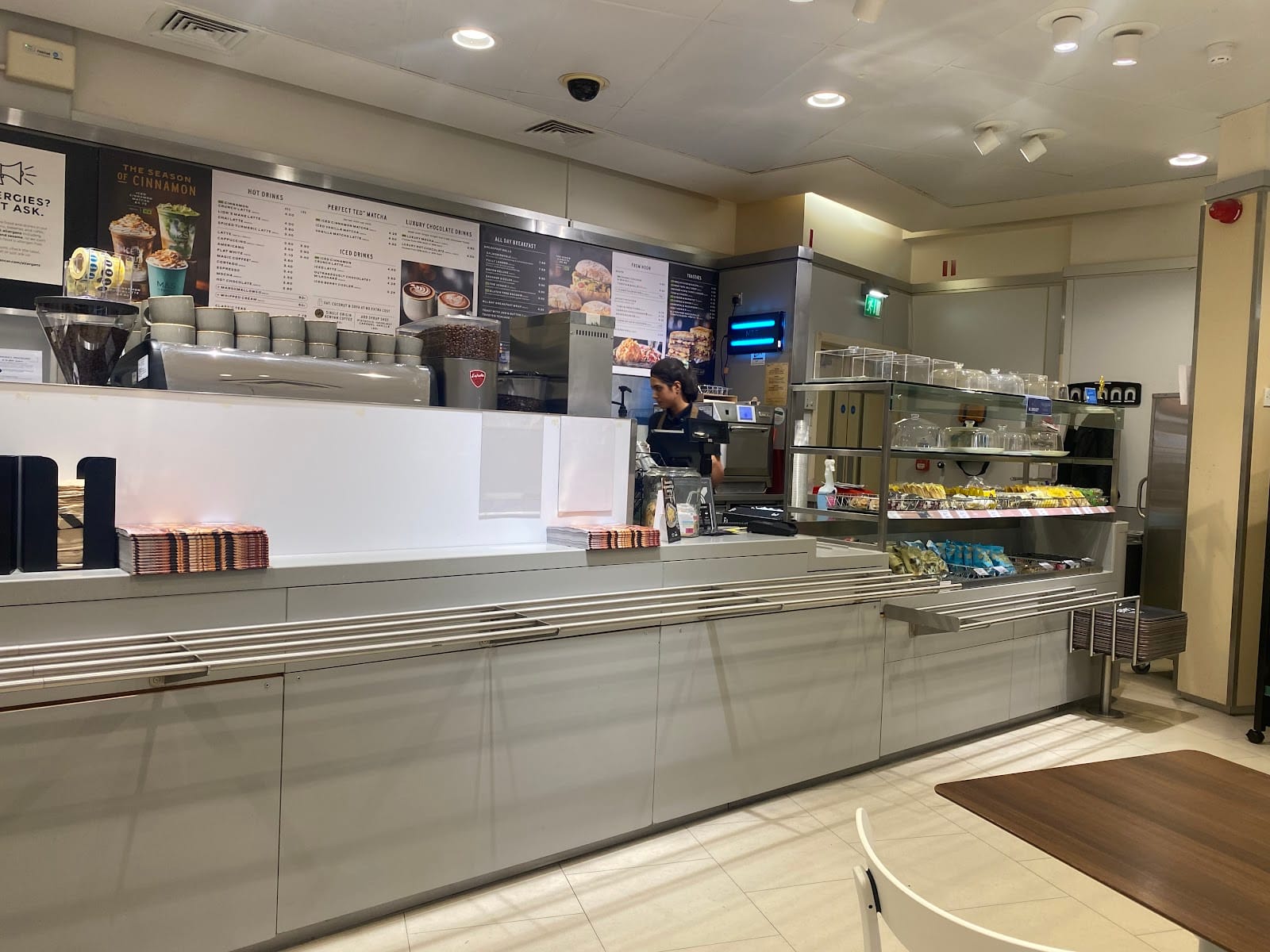 M&S Café