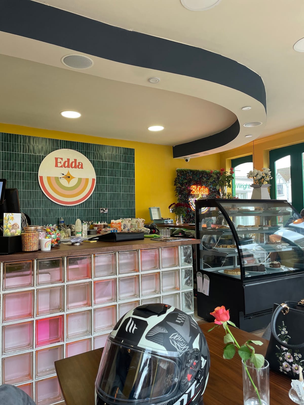 Edda Cafe & Bistro