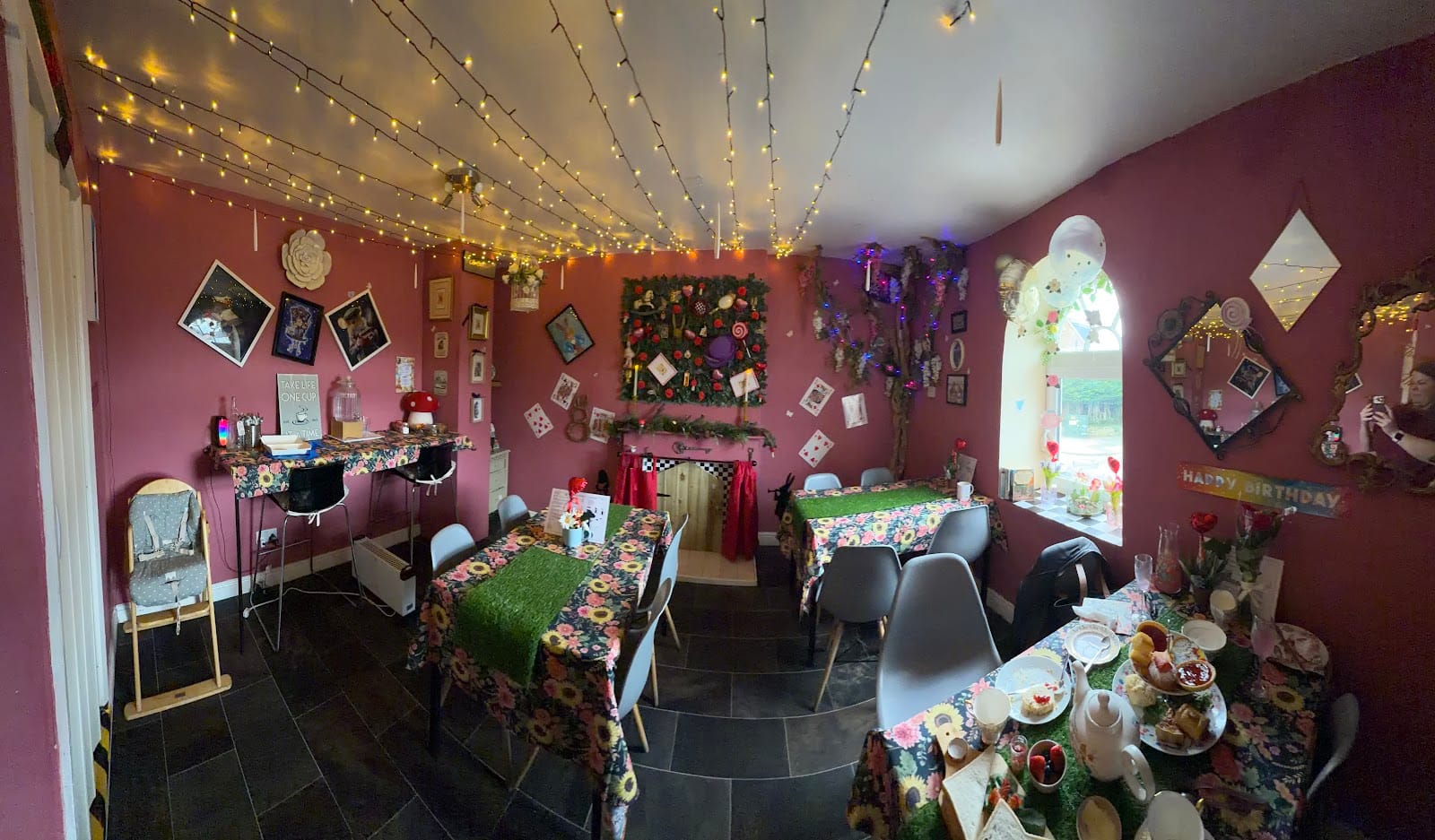 Mad Hatters Cafe And Tea Room