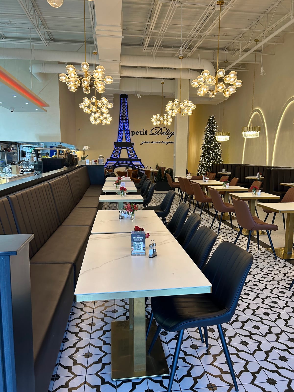 Petit Delights - Ajax