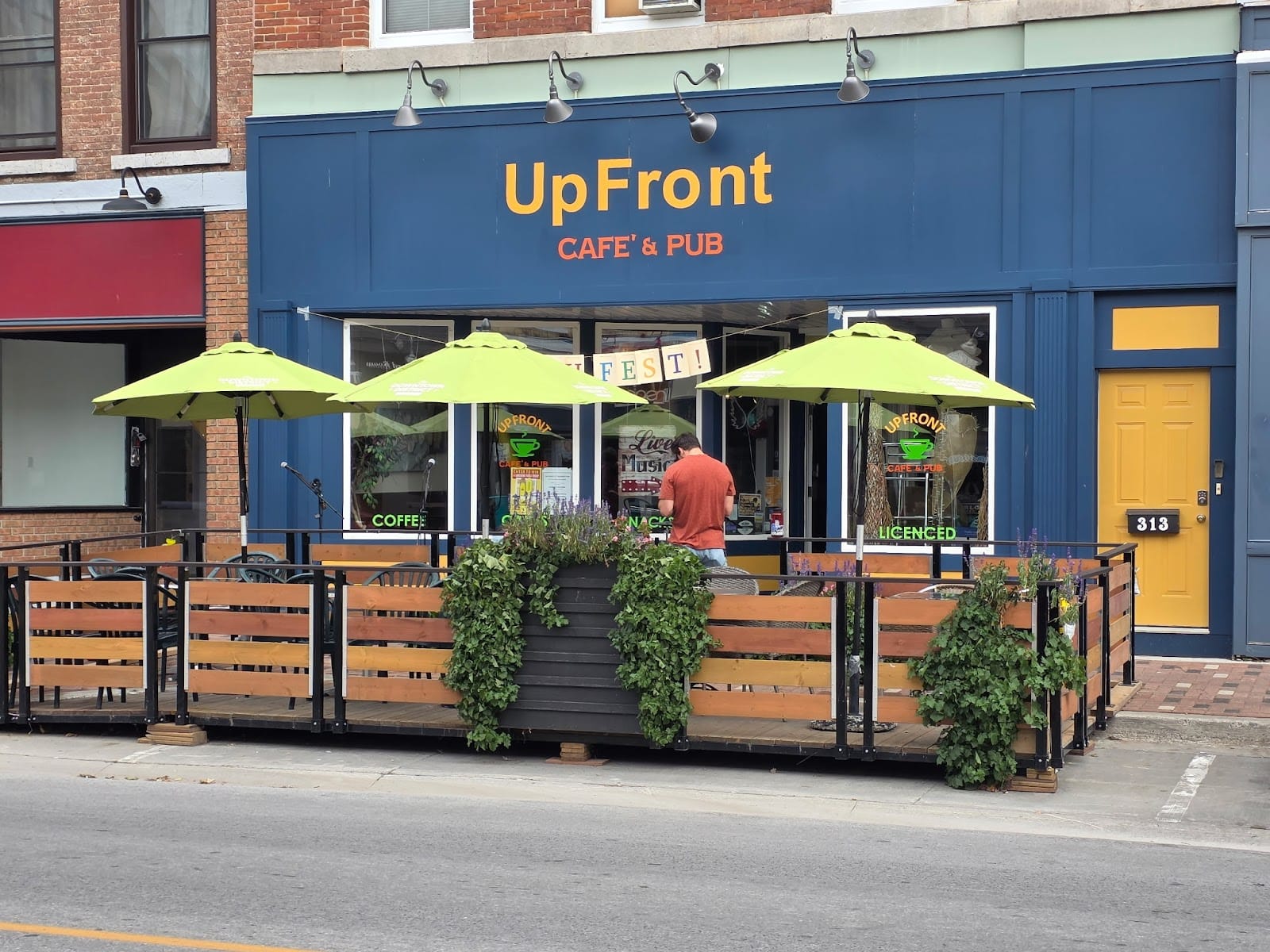 UpFront Café & Pub