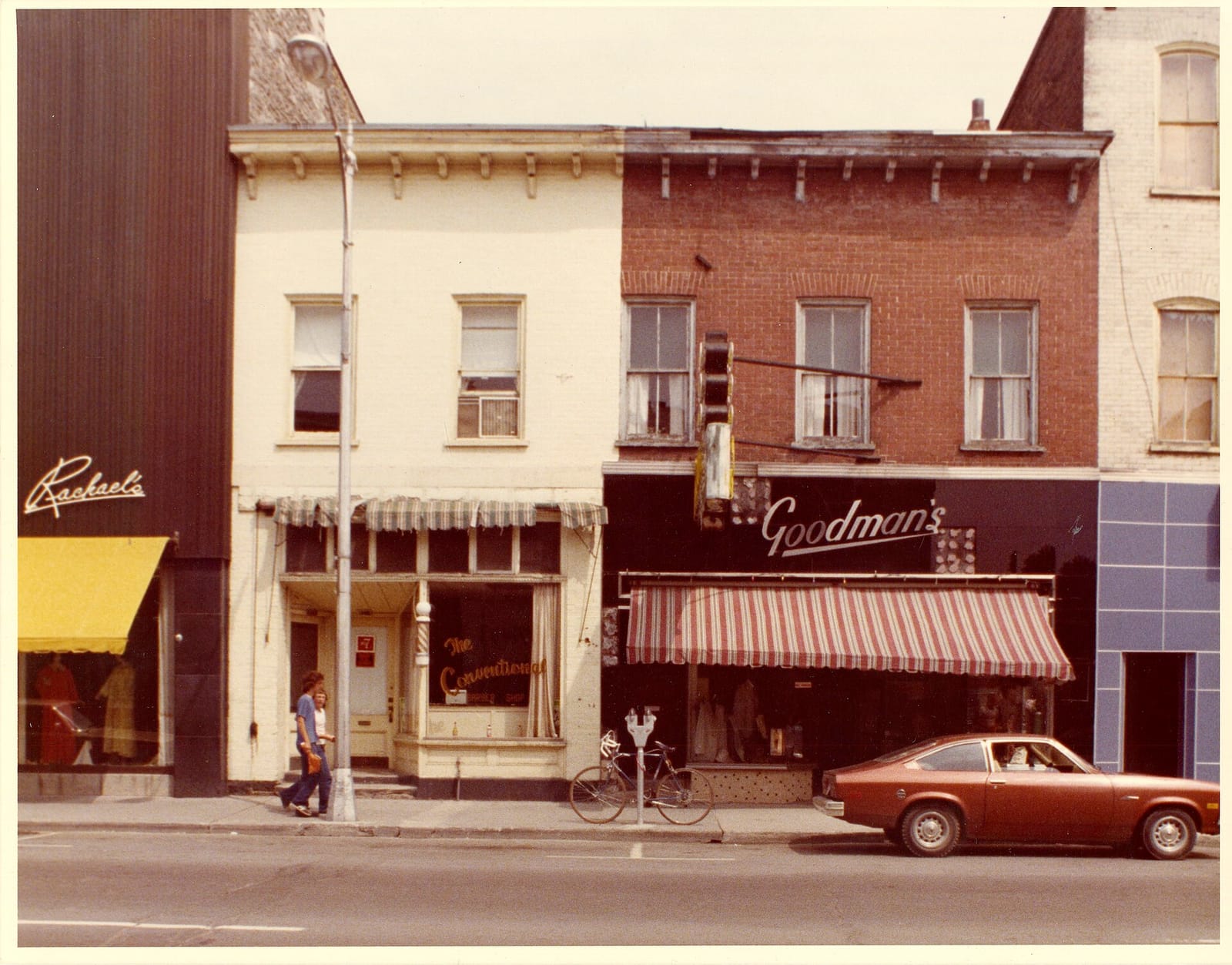 UpFront Café & Pub photo 4