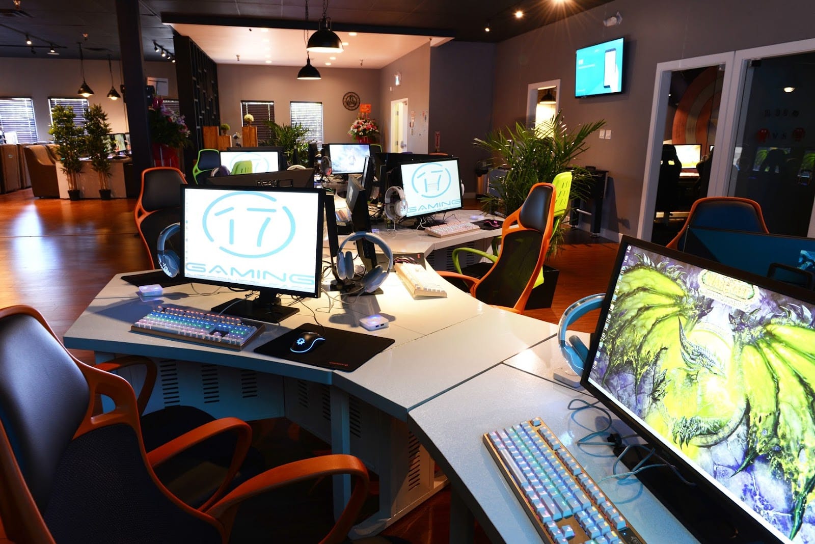 17 Gaming Internet Cafe