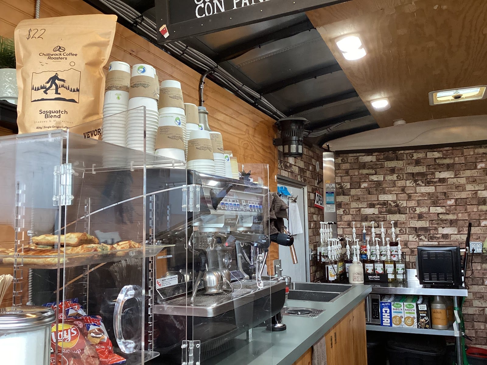 Hard Grinds Mobile Cafe 🇨🇦