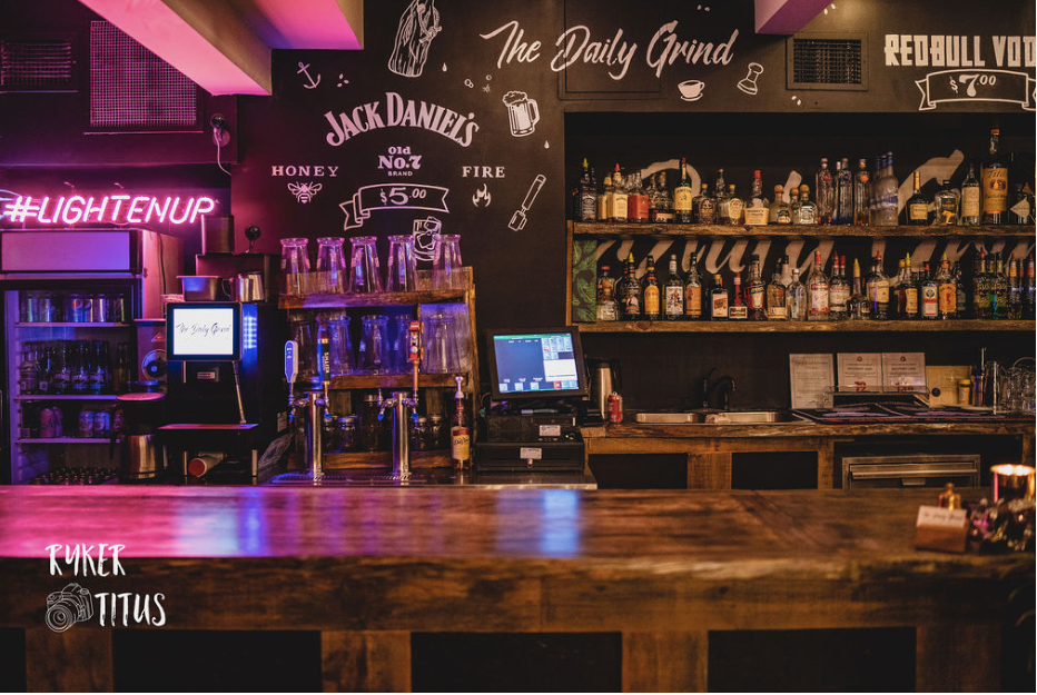 The Daily Grind Cafe & Bar