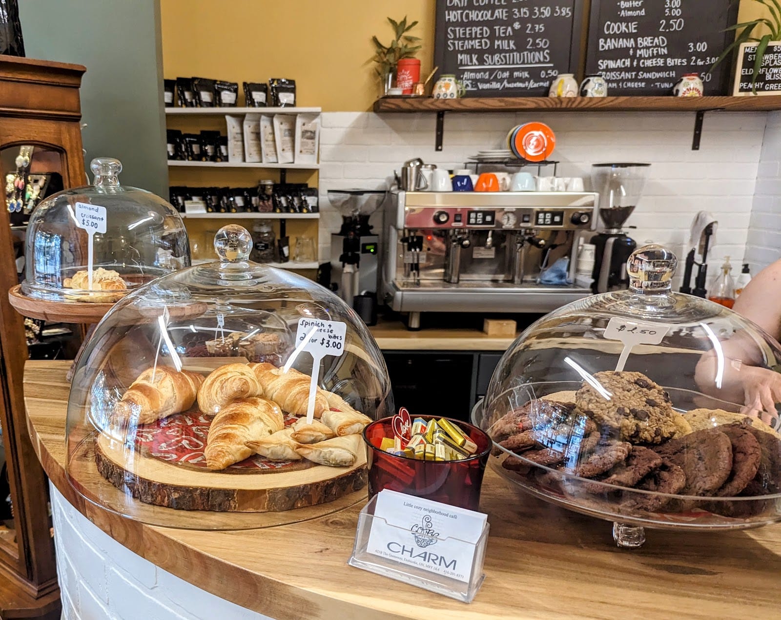 Studio Charm Café