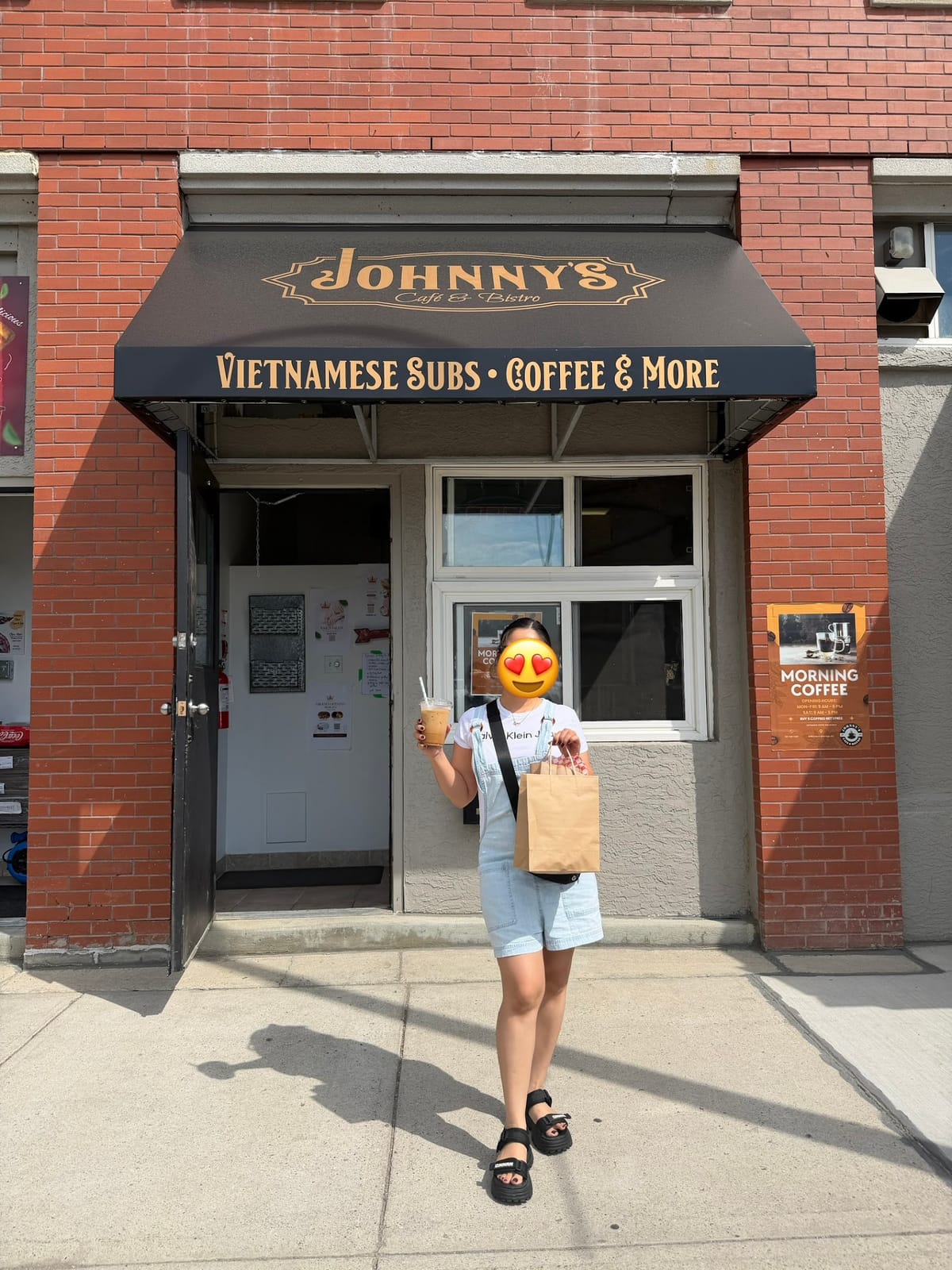 Johnny's Cafe & Bistro