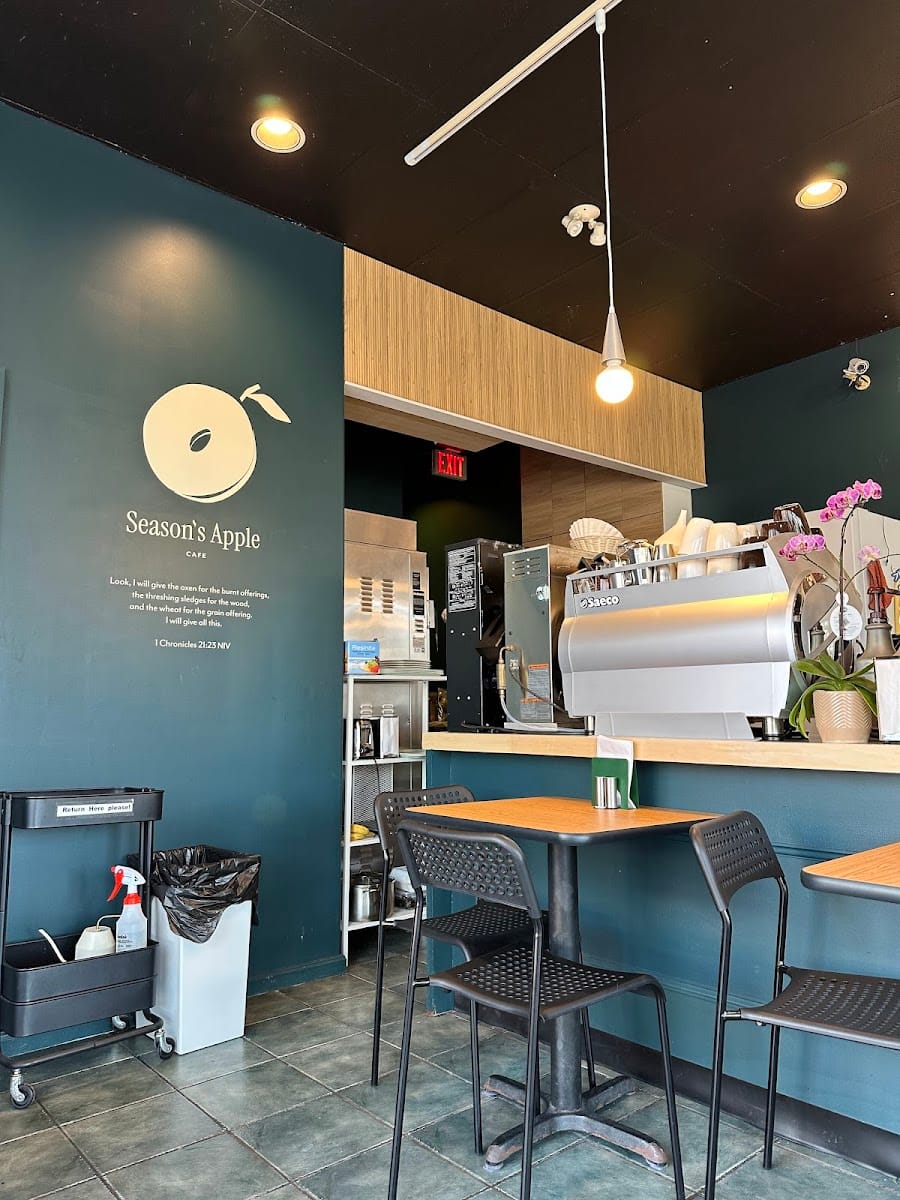 Seasons Apple Cafe photo 4