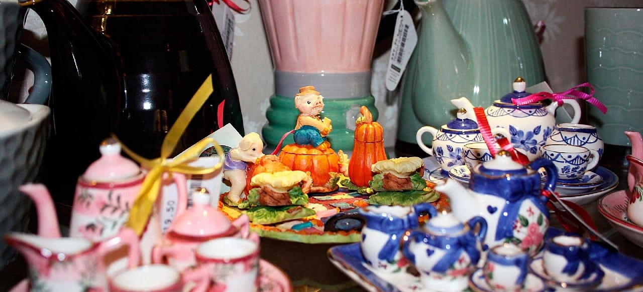 Bygone Beautys Treasured Teapot Museum & Tearooms photo 3