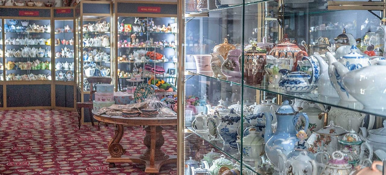 Bygone Beautys Treasured Teapot Museum & Tearooms photo 5