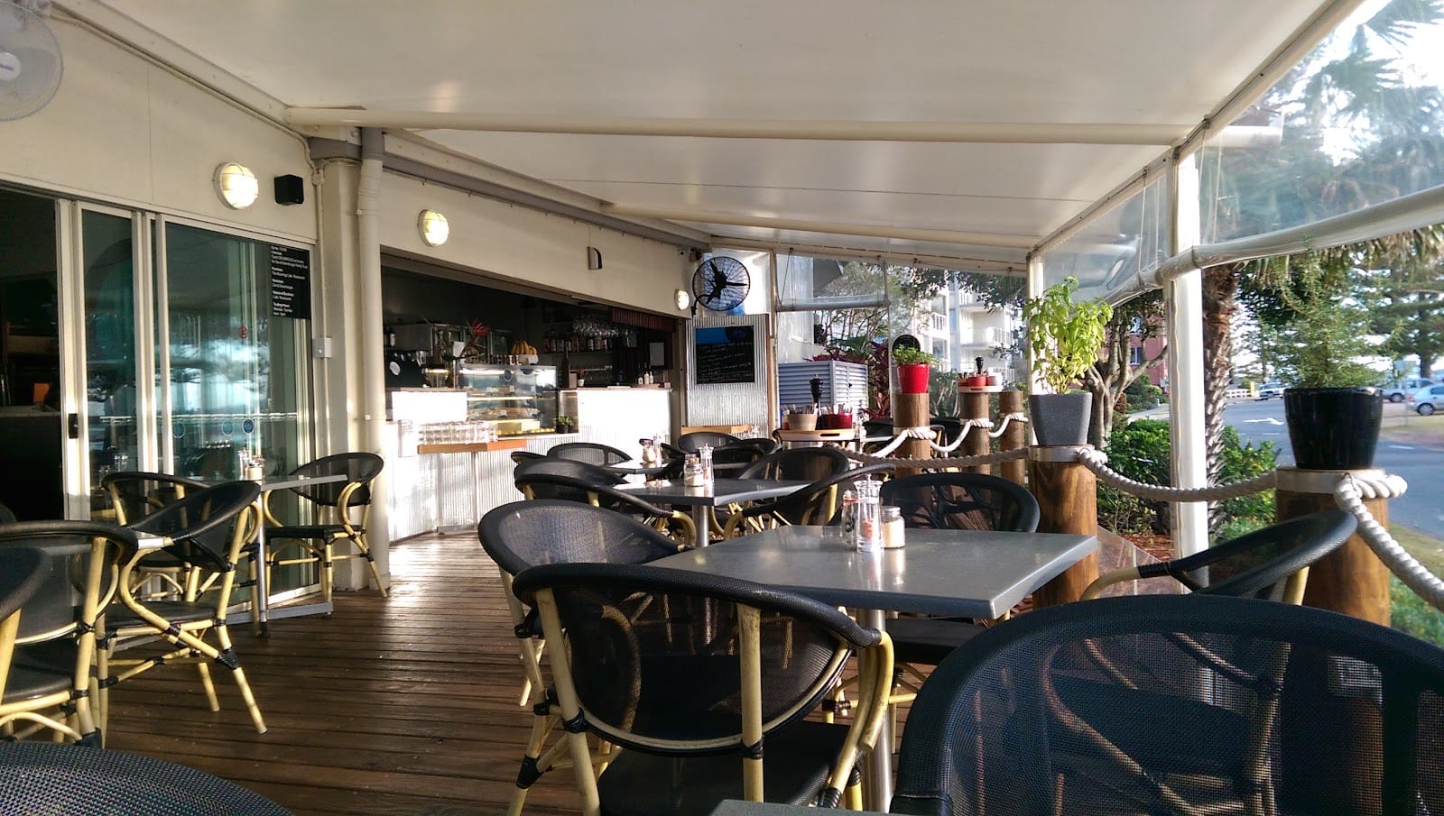 CHILL BISTRO.