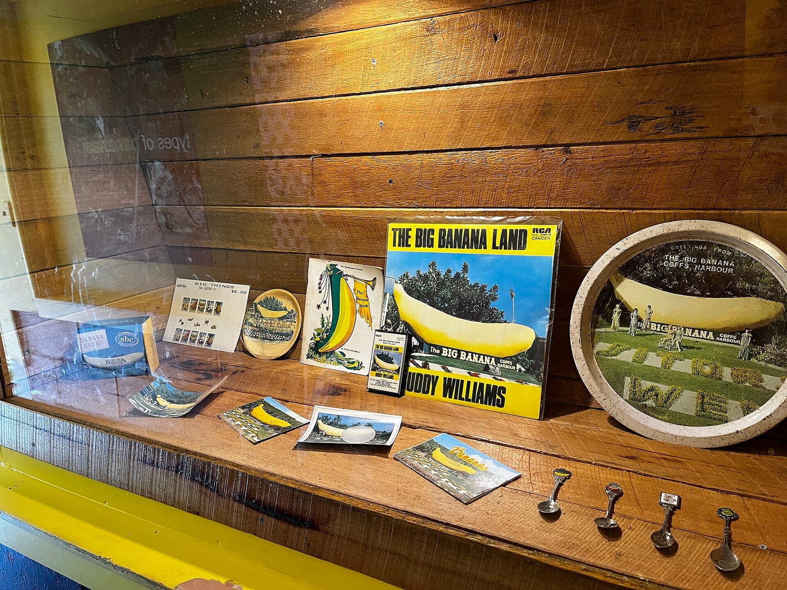 Bananas cafe photo 3