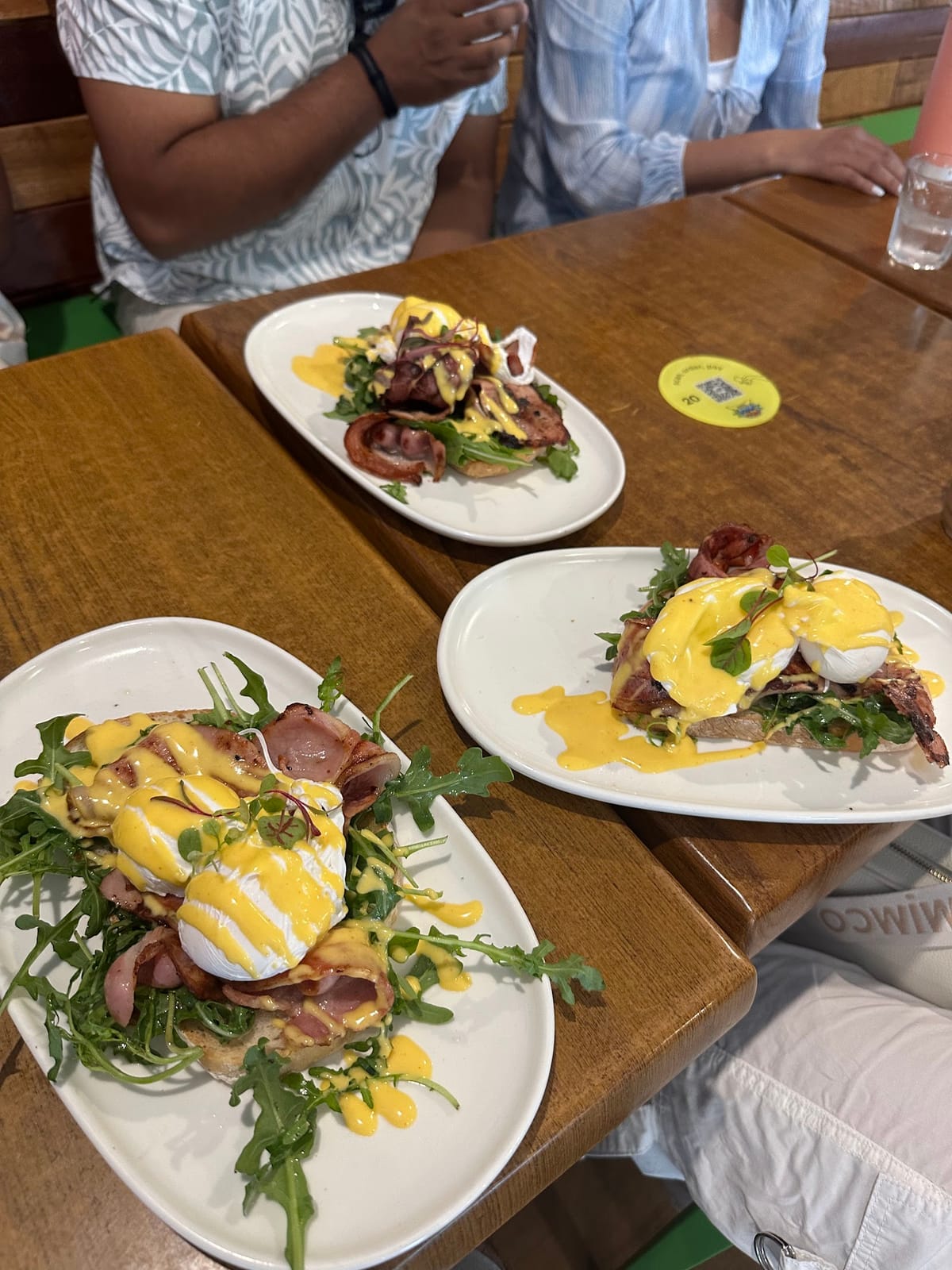 Bananas cafe