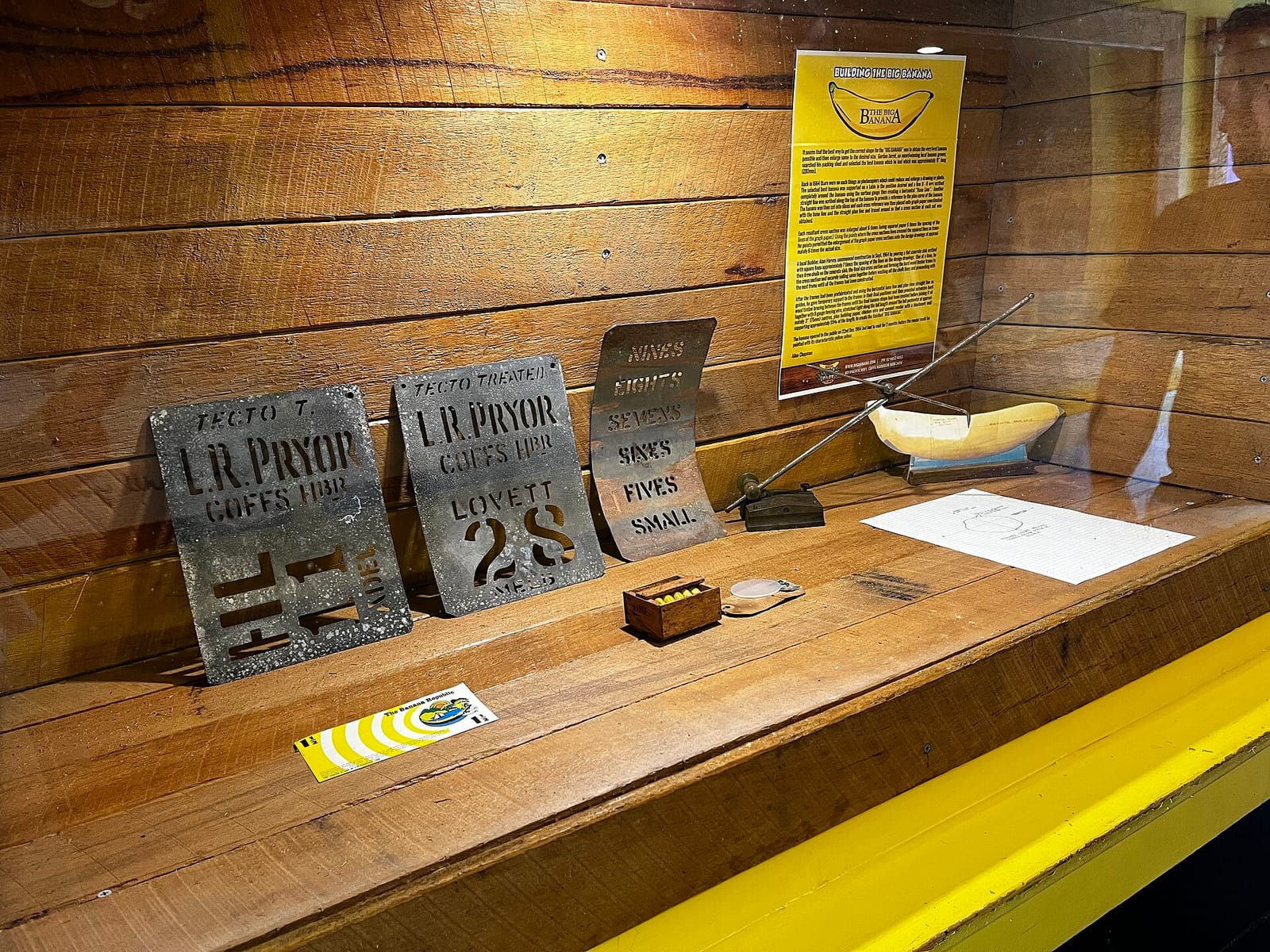 Bananas cafe photo 2