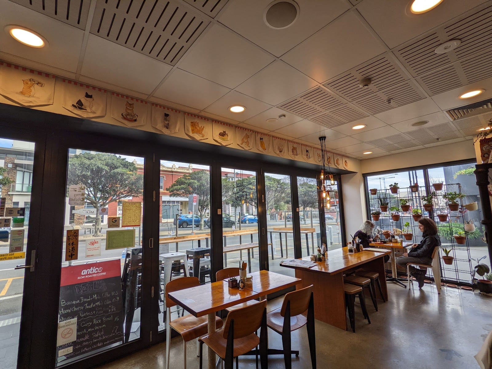 Cat-themed Japanese cafe