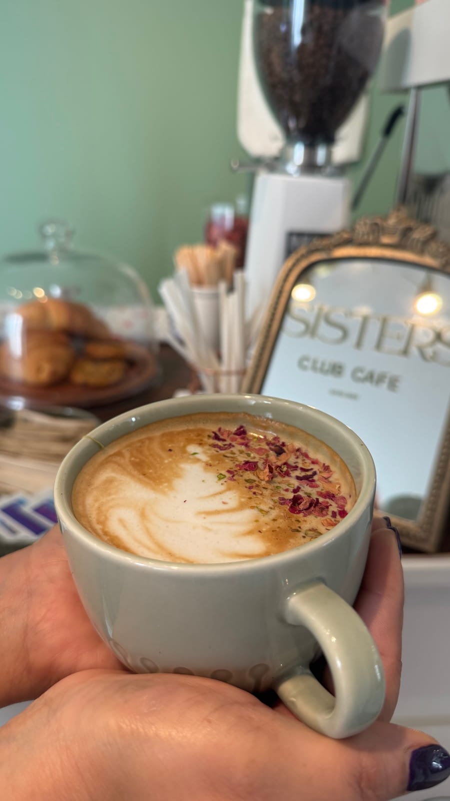 Sisters Club Cafe