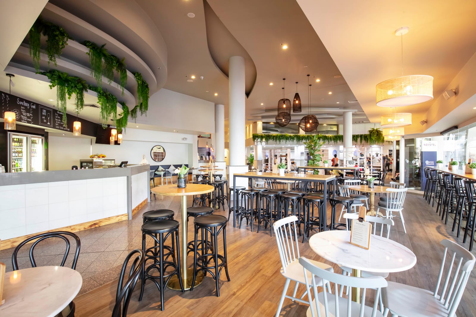BLVD Cafe & Bar photo 3