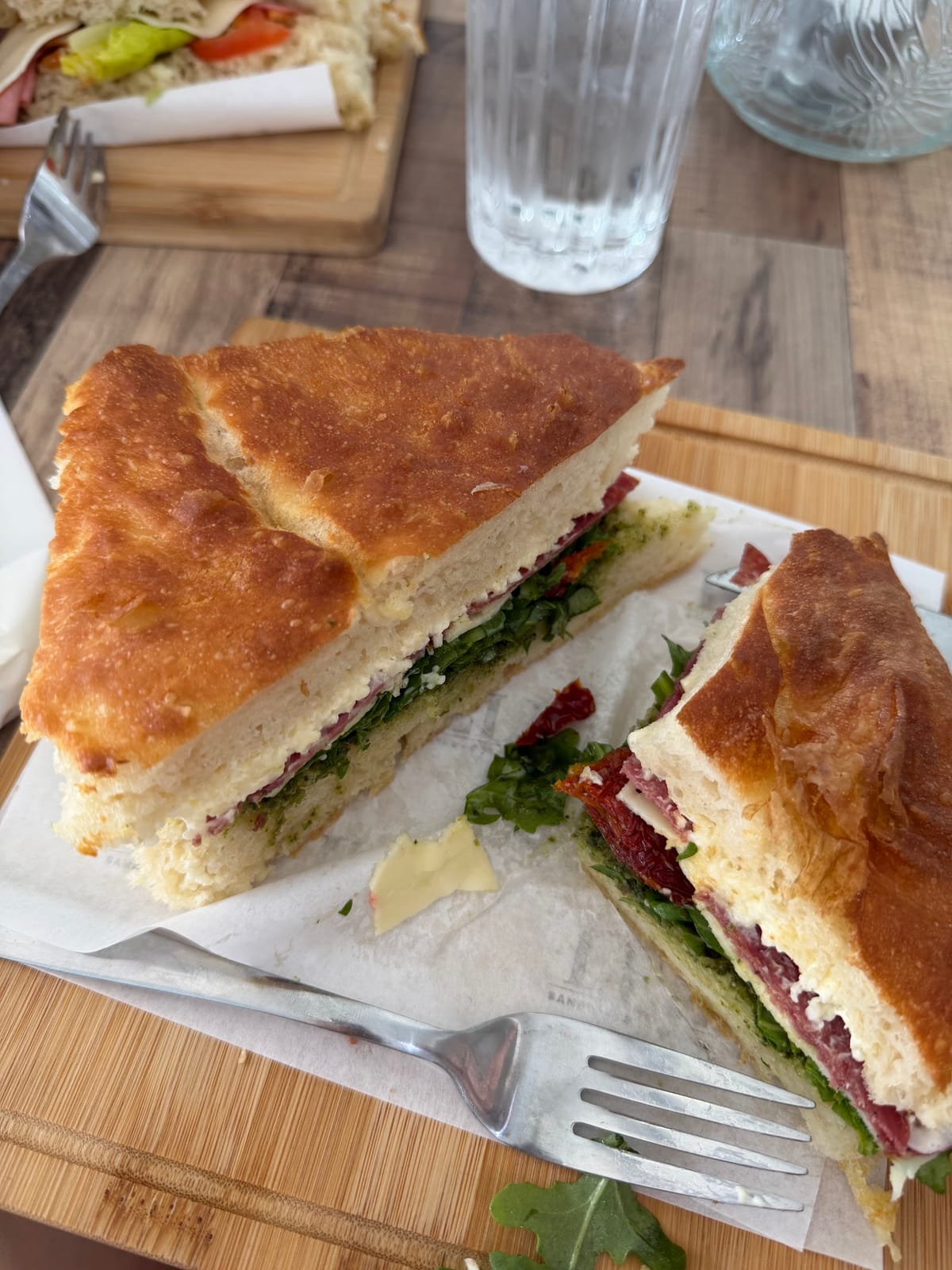 Lelle Cafe