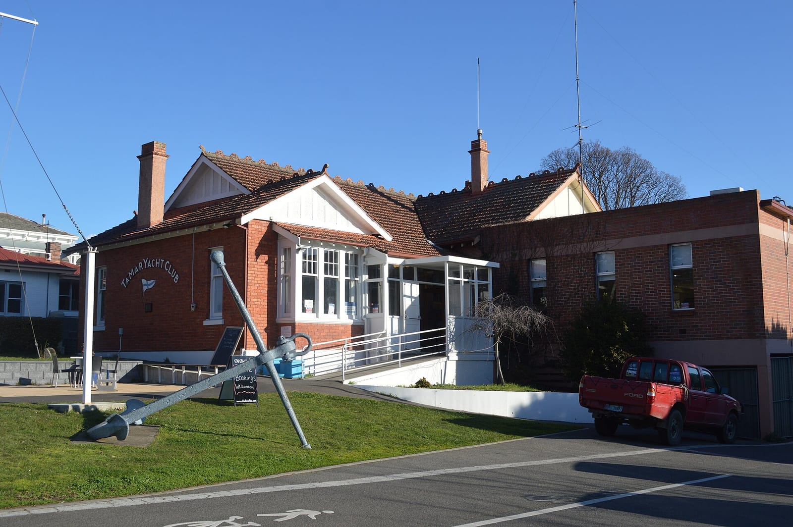 Launnie Heights photo 3