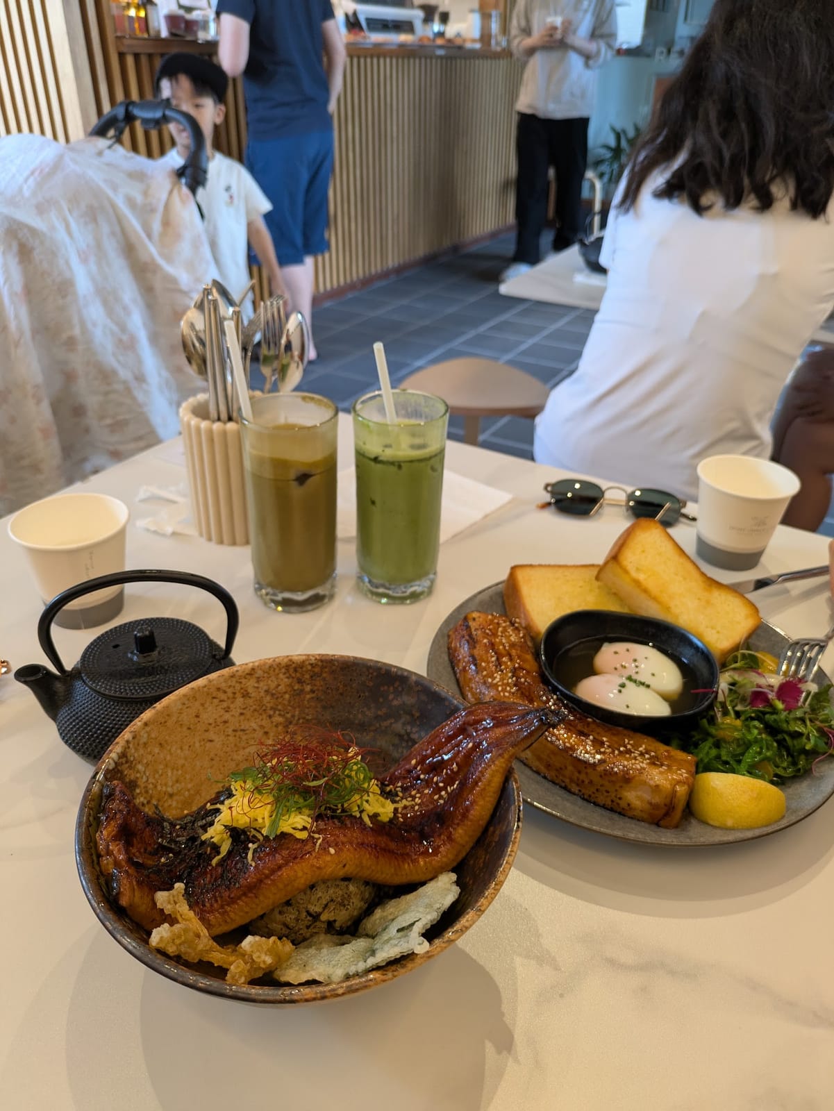 Eight Ounce Café