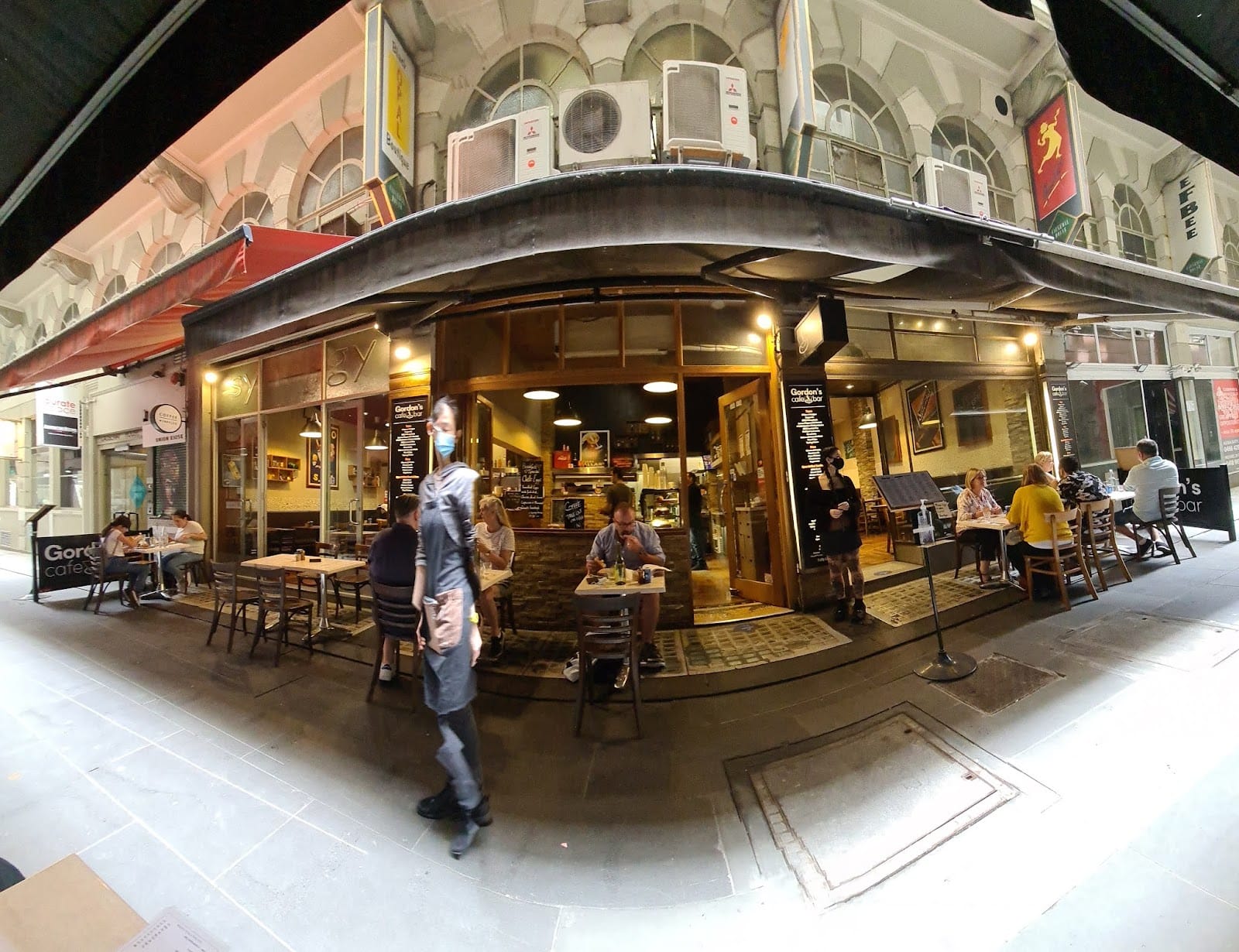 Gordon's Cafe & Bar