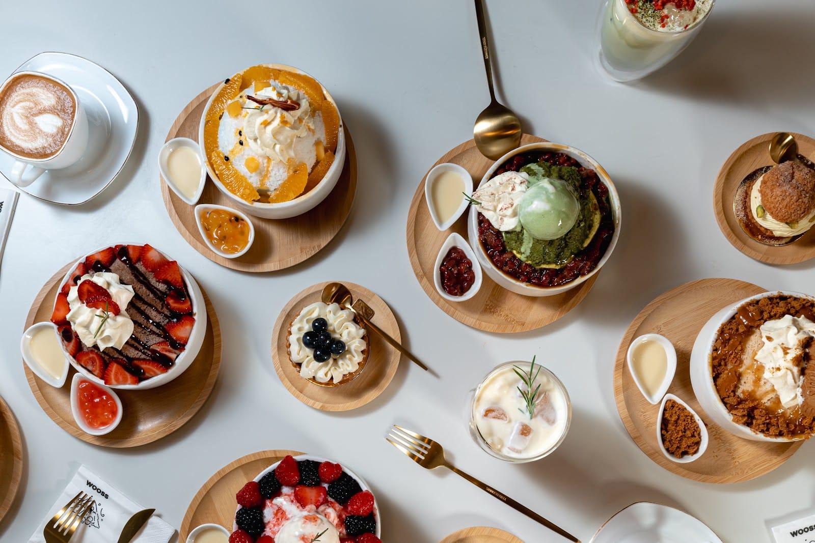 WOOSS Au Desserts and Cafe