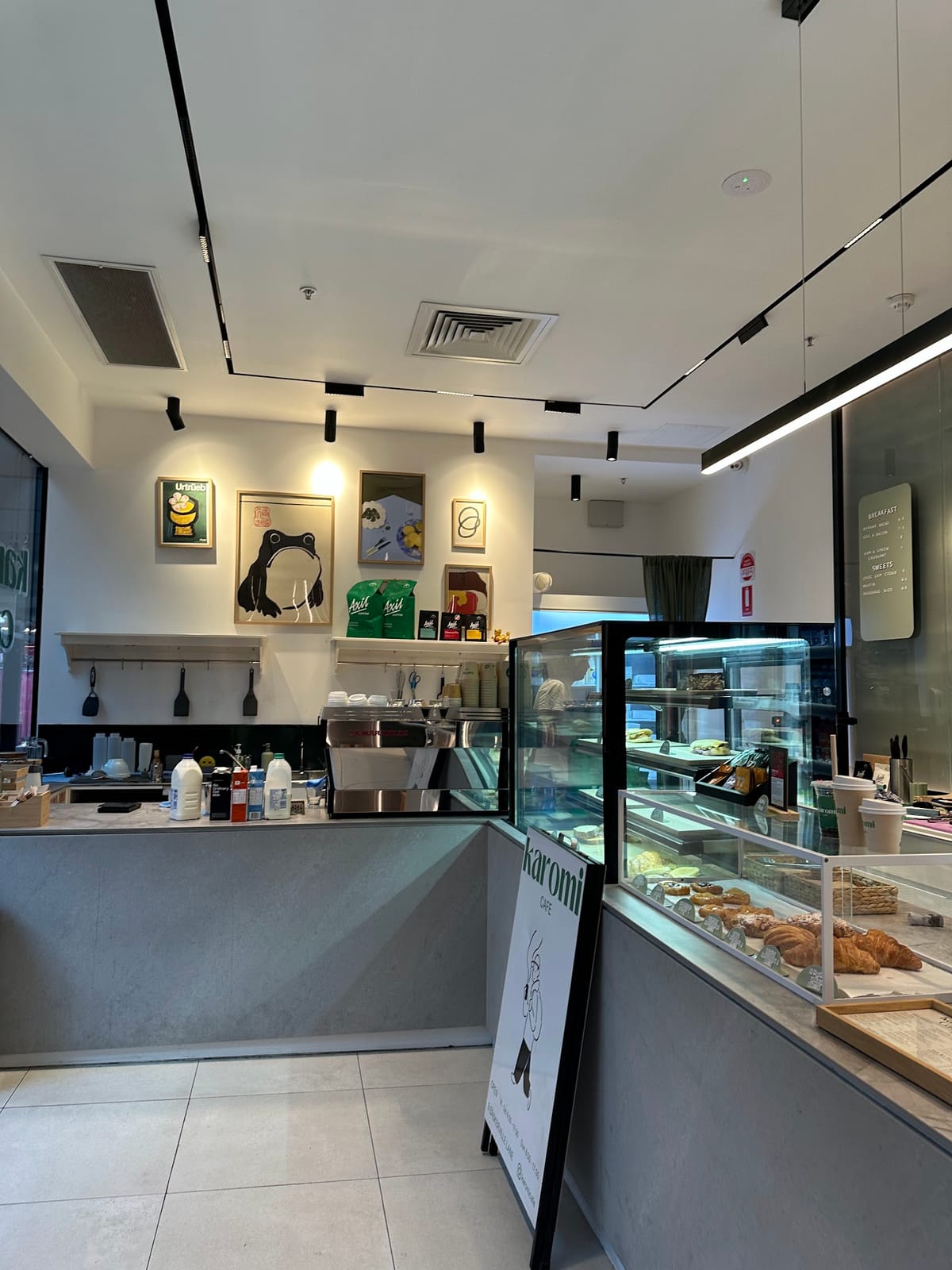 Karomi Cafe - Baskerville Lane