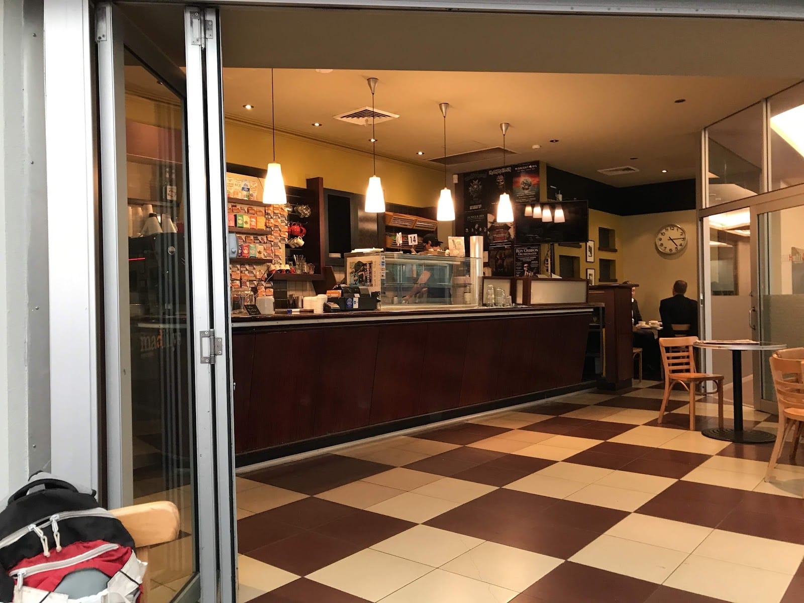Madlilys Cafe