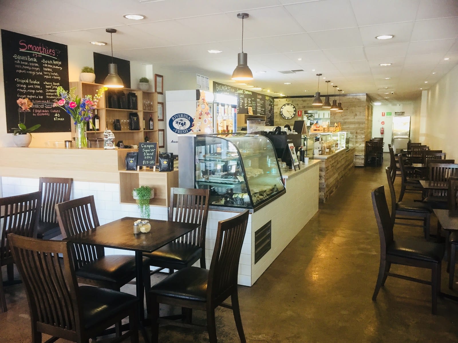 Huggy’s Cafe & Restaurant