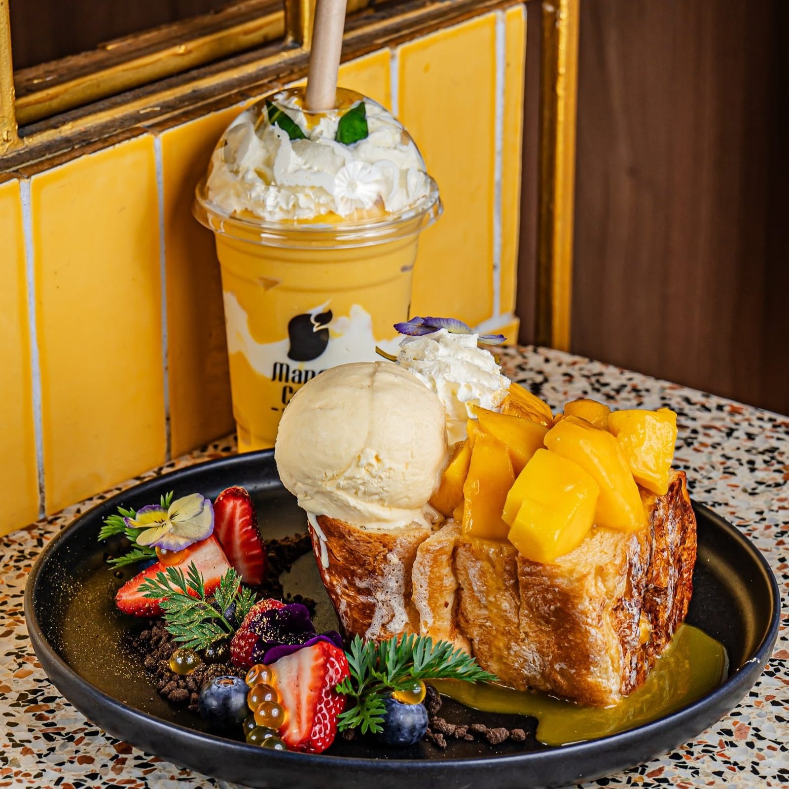 Golden Brown Pancake & Bakery Cafe photo 2