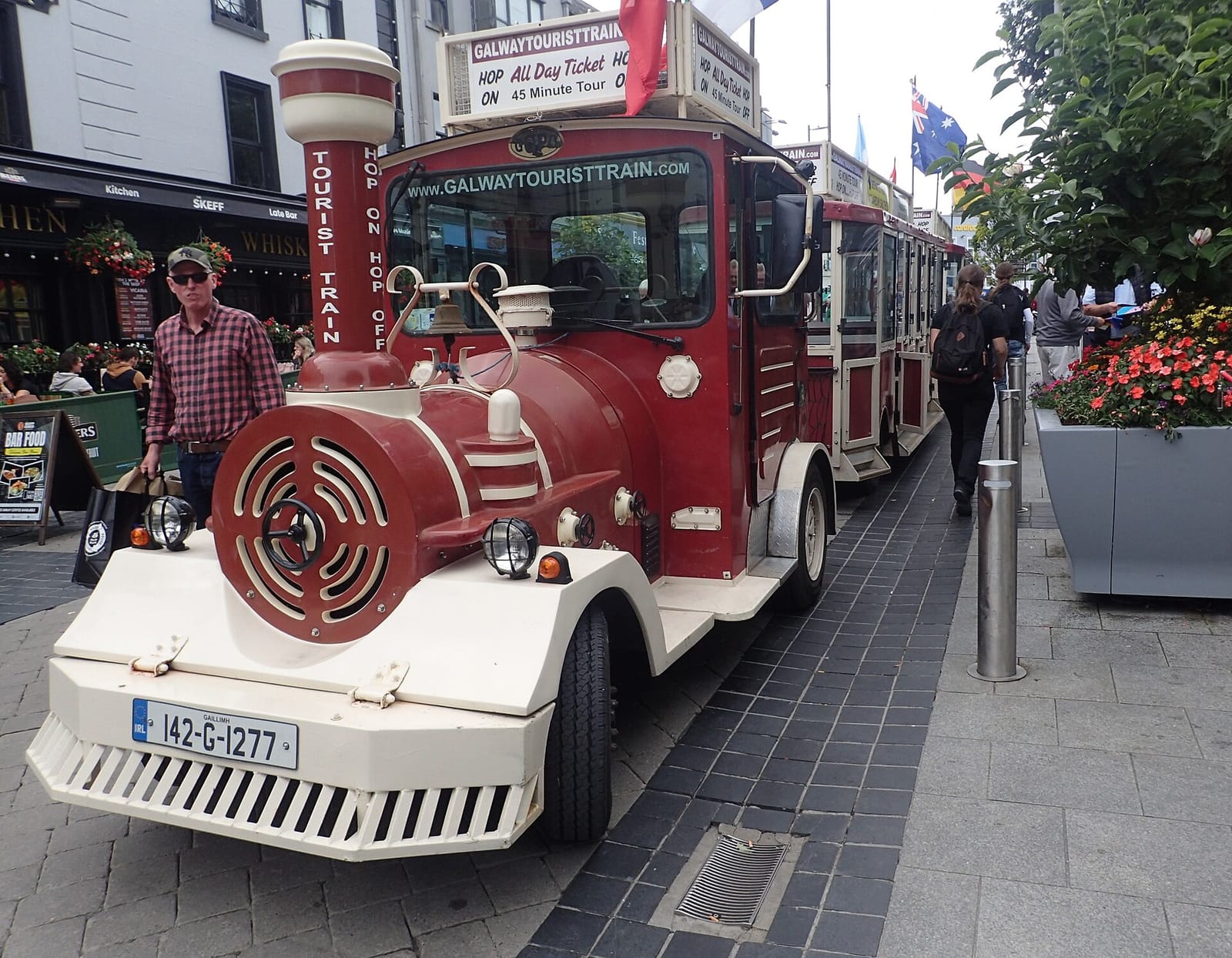 Starbucks Galway Eyre Square photo 3