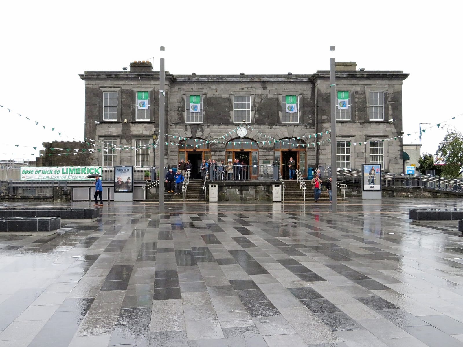 Starbucks Limerick Station photo 2