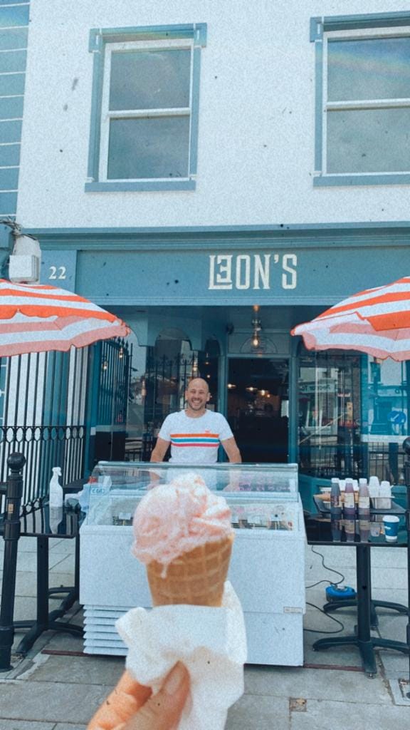 LEON'S