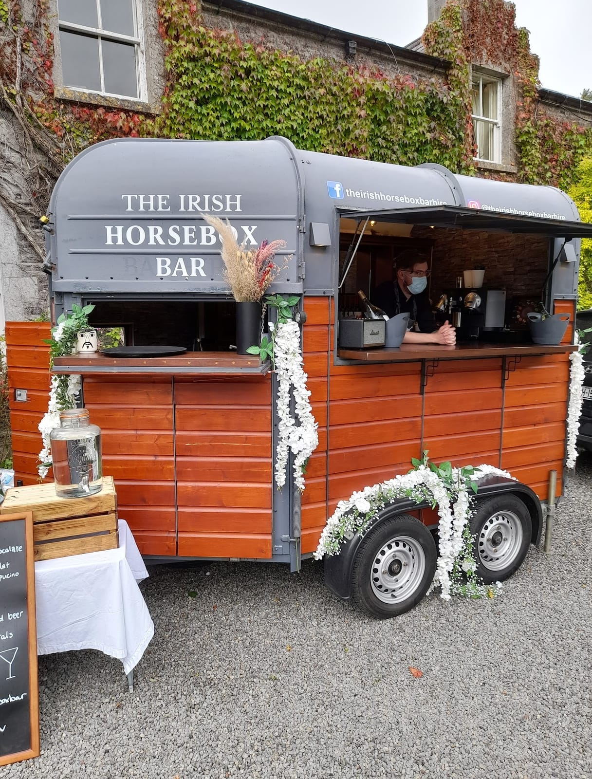The Irish Horsebox Bar & Cafe