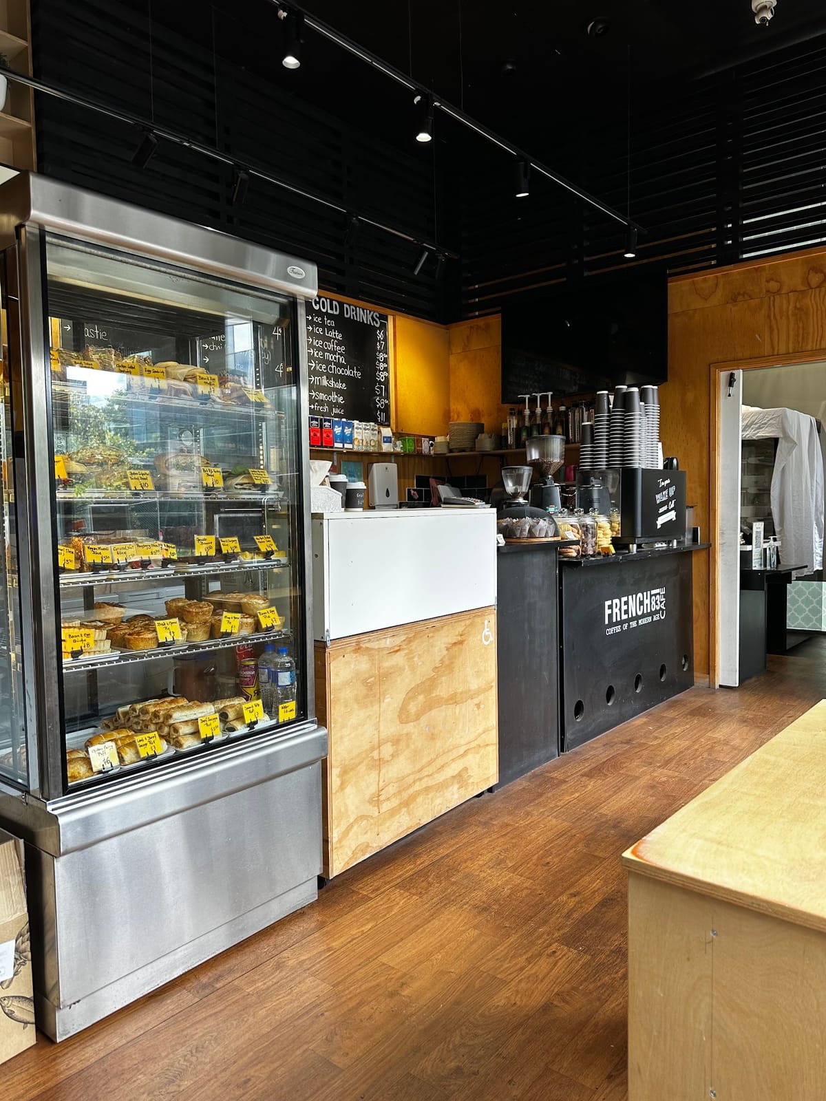 French83 Cafe