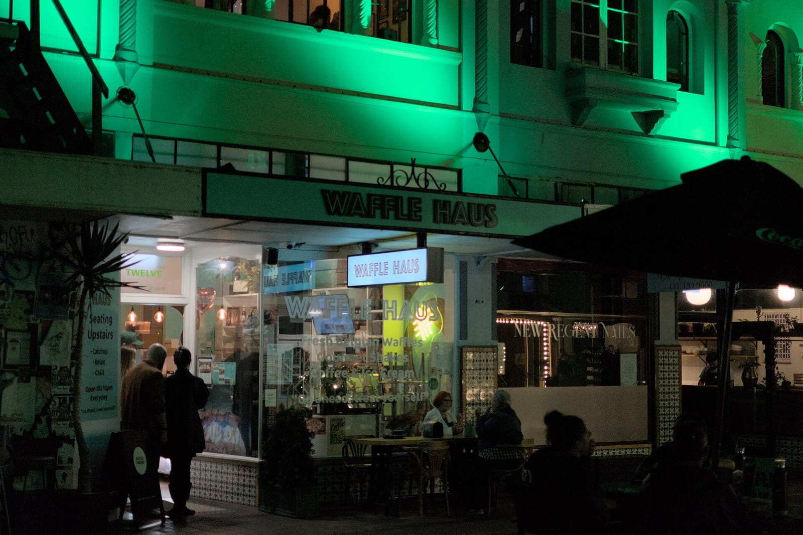 Belle (coffee - food - people) photo 3