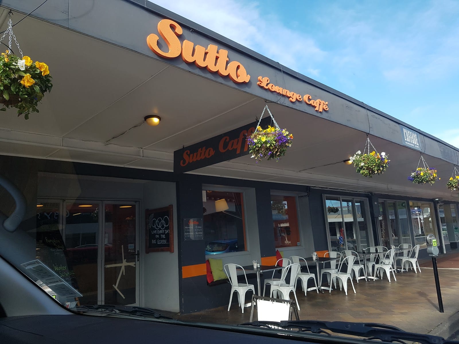 Sutto Caffe Lounge