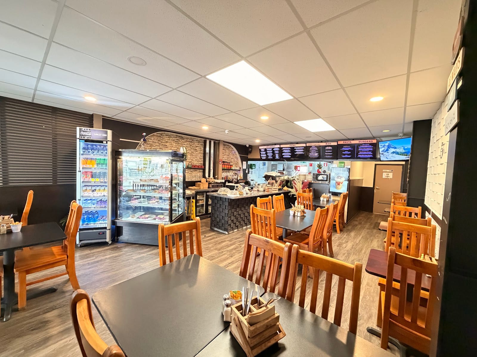 Kiwi Cafe & Restaurant