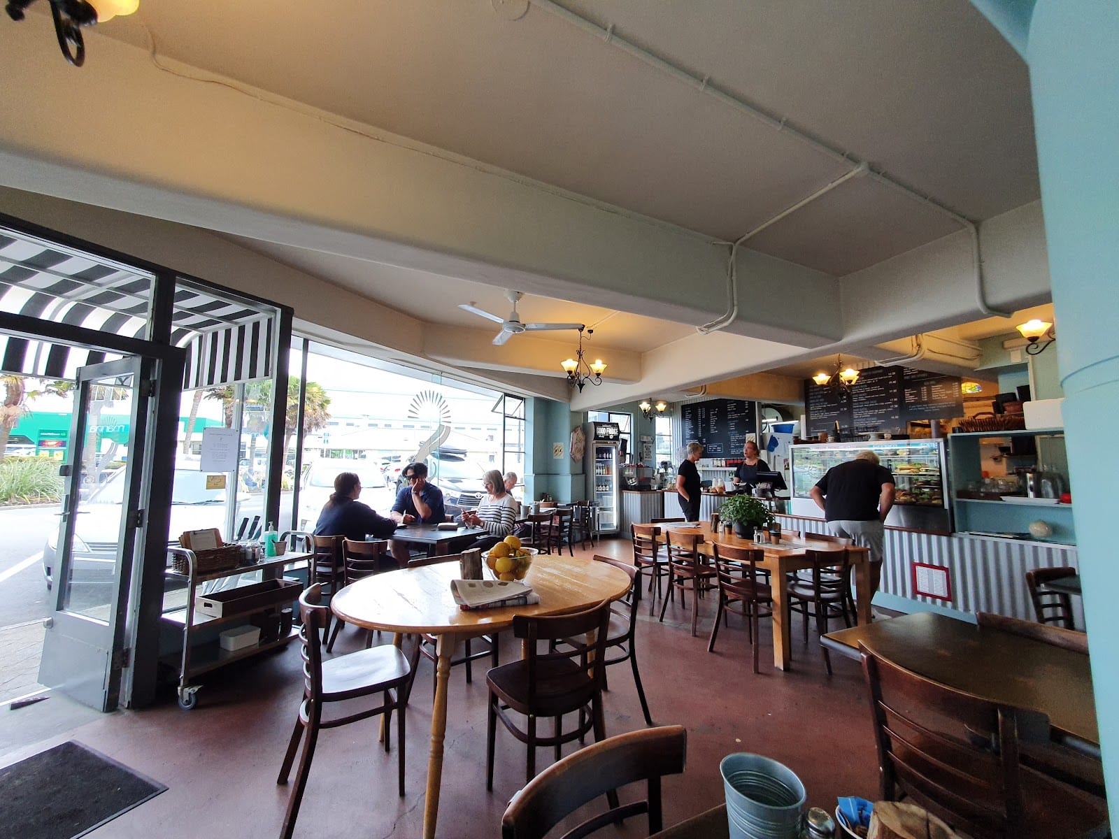 Shine Cafe