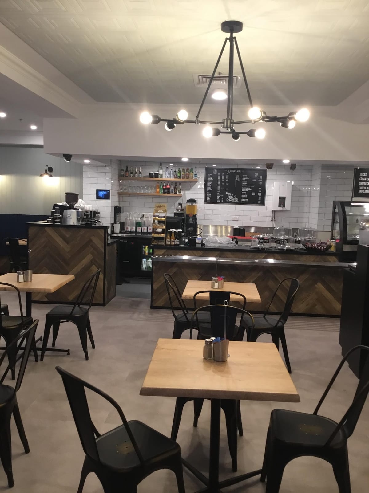Zampelles Queensgate