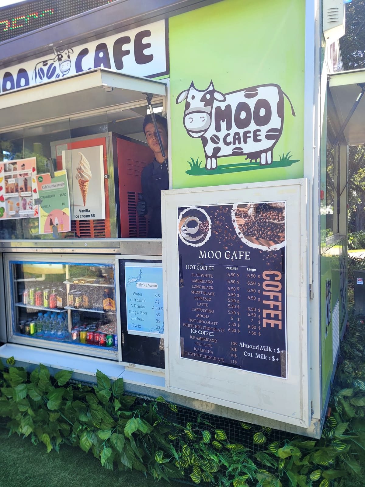 MOO CAFE