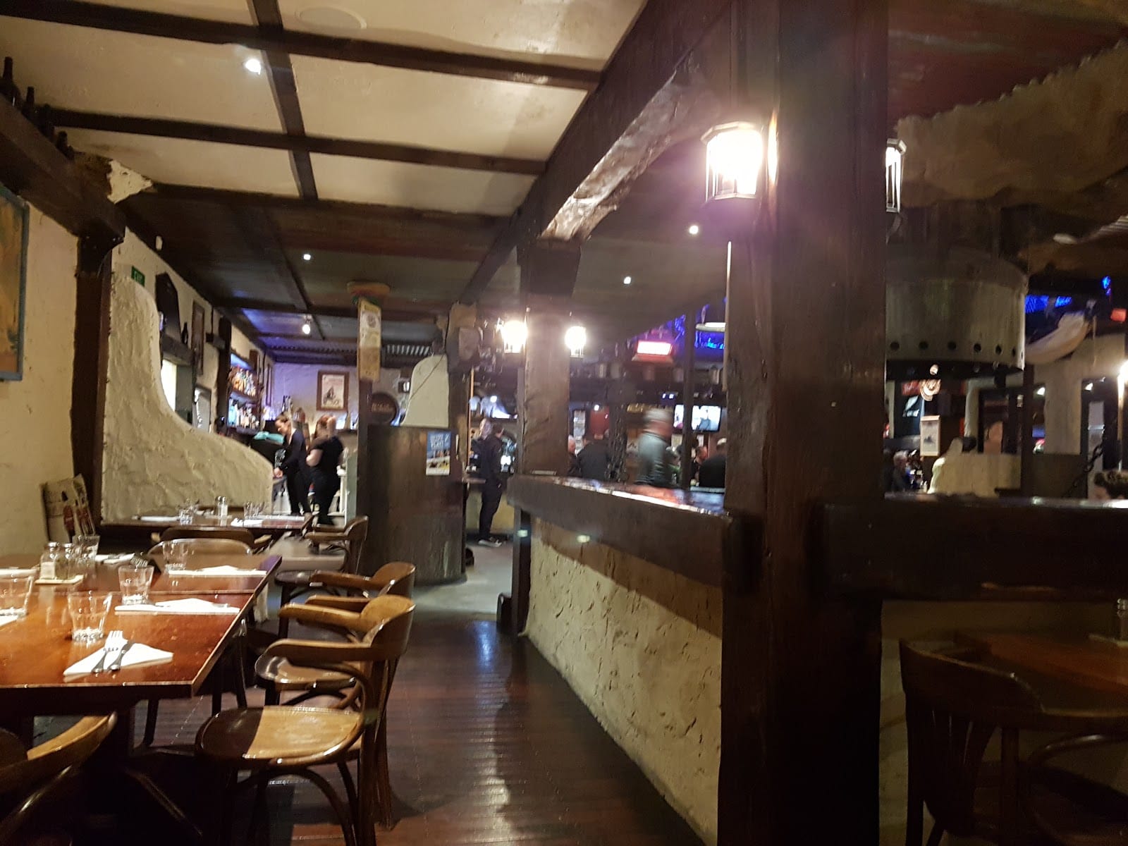 Smugglers Pub & Cafe
