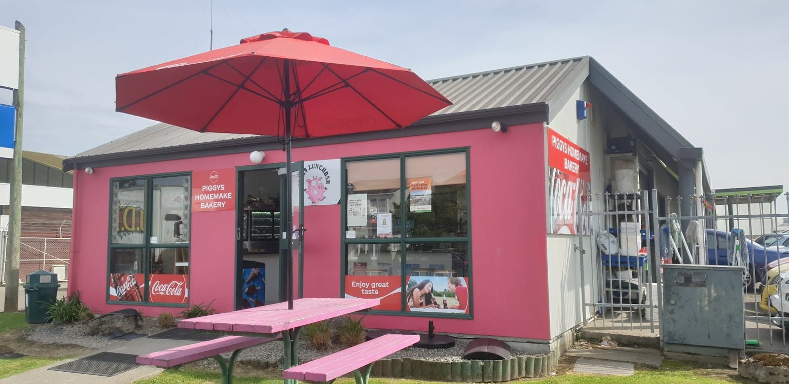 Piggys Lunchbar & Takeaways