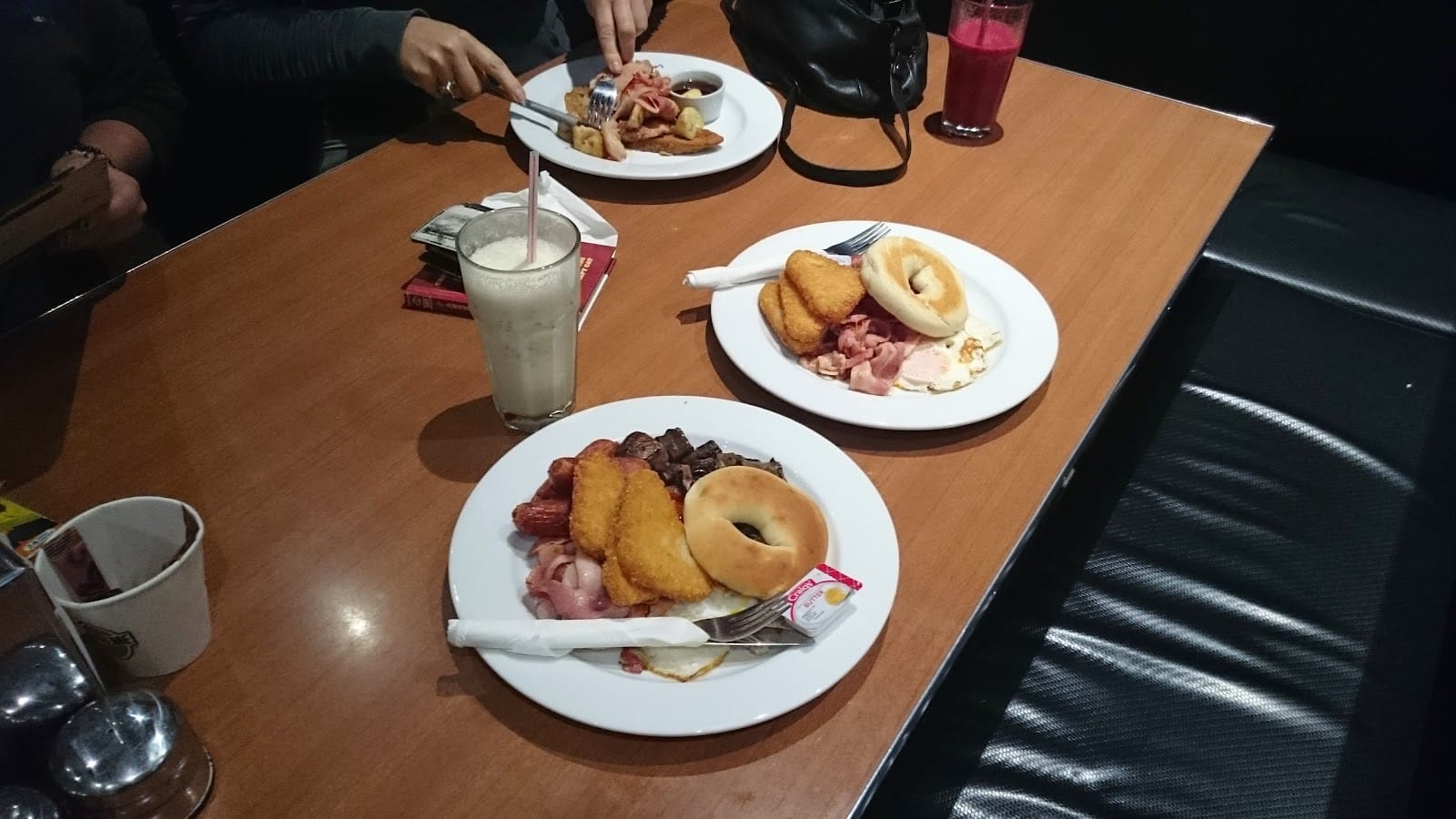 Zippy Central Cafe & Bar