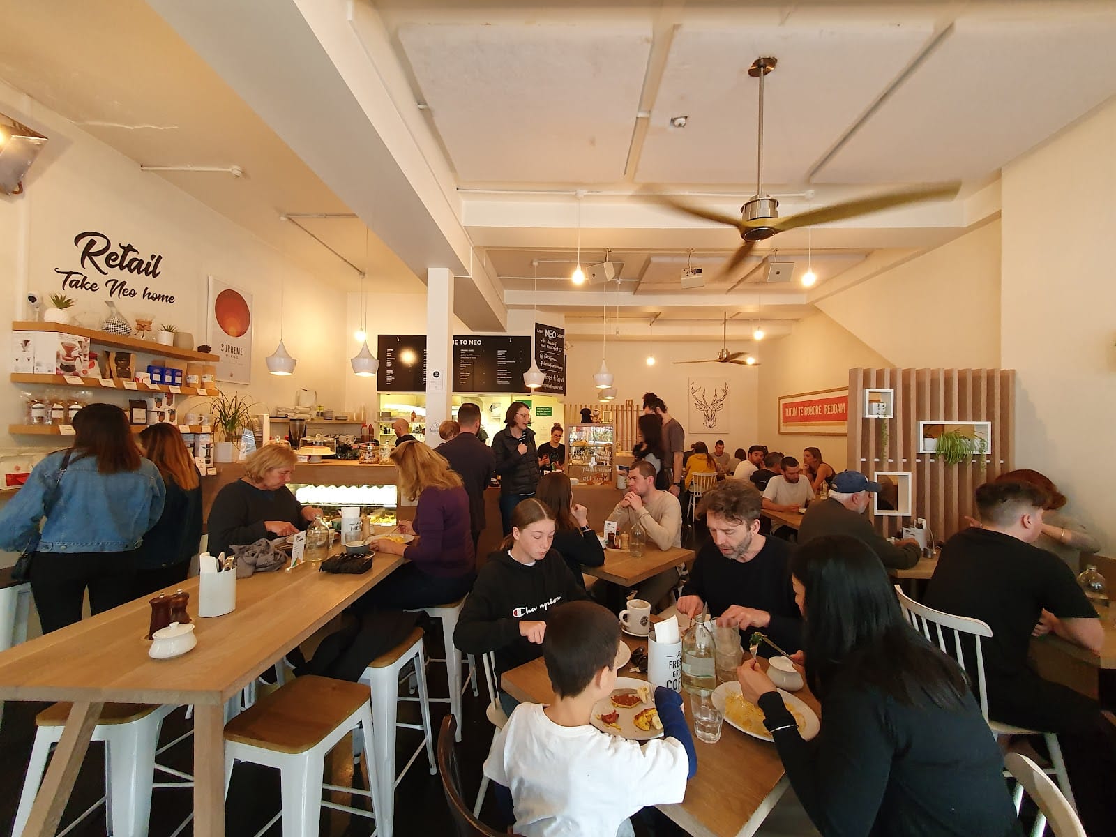 Neo Cafe & Eatery